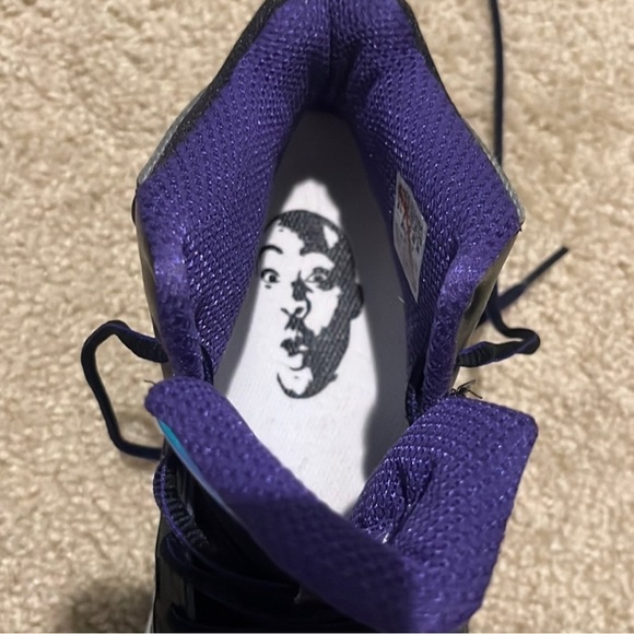 Dwight Howard D Light Basketball Sneakers Purple and Black w/ Iridescent Tongue - Picture 8 of 10